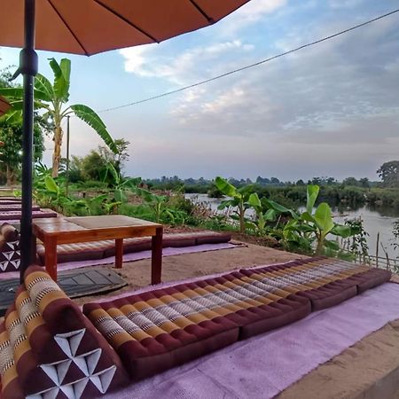 Chanhthida Guesthouse And The River Front Restaurant Ban Khon エクステリア 写真