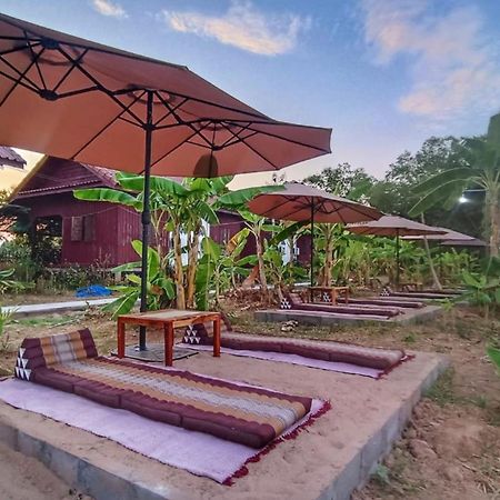Chanhthida Guesthouse And The River Front Restaurant Ban Khon エクステリア 写真