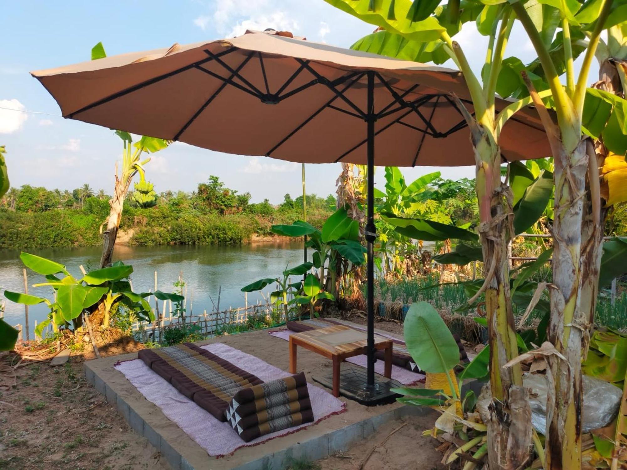 Chanhthida Guesthouse And The River Front Restaurant Ban Khon エクステリア 写真