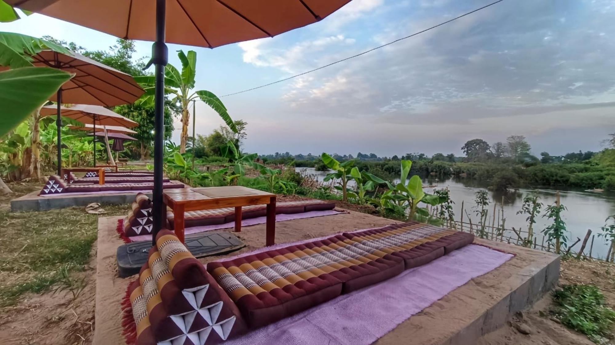 Chanhthida Guesthouse And The River Front Restaurant Ban Khon エクステリア 写真