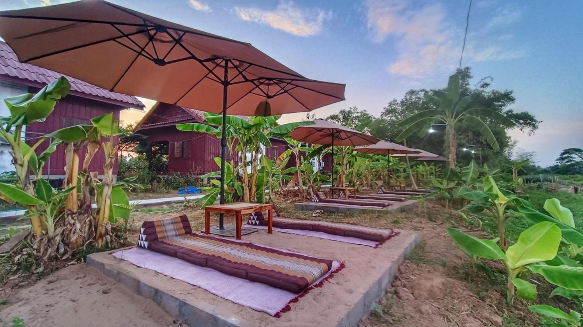 Chanhthida Guesthouse And The River Front Restaurant Ban Khon エクステリア 写真