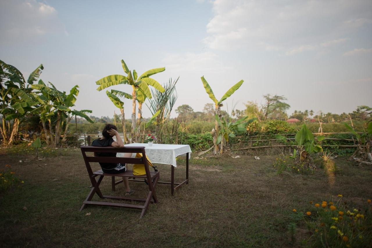 Chanhthida Guesthouse And The River Front Restaurant Ban Khon エクステリア 写真