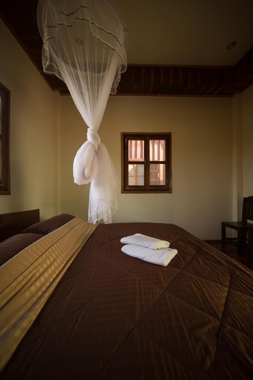 Chanhthida Guesthouse And The River Front Restaurant Ban Khon エクステリア 写真