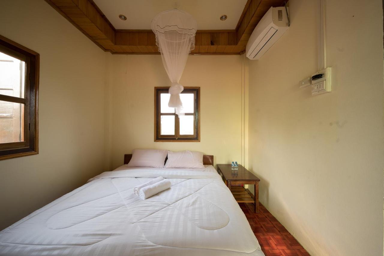 Chanhthida Guesthouse And The River Front Restaurant Ban Khon エクステリア 写真