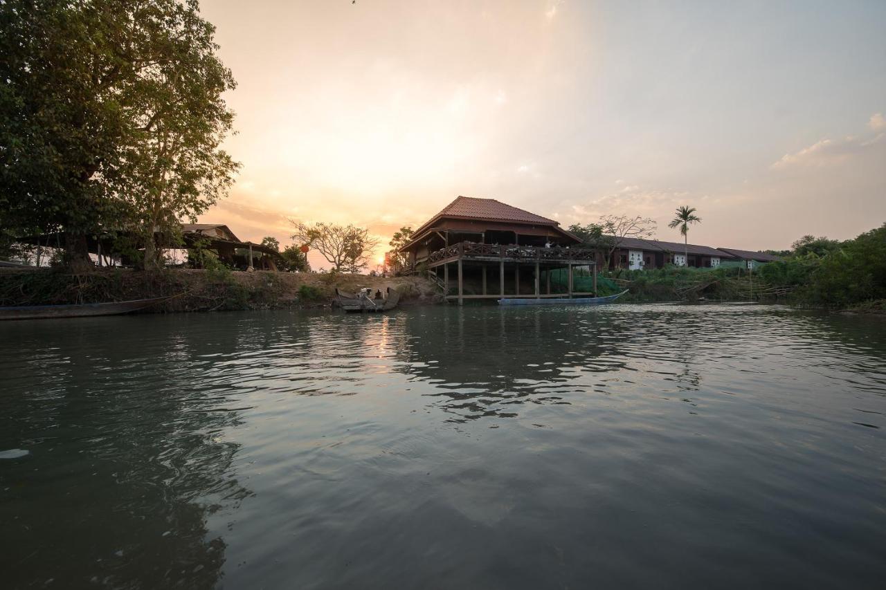 Chanhthida Guesthouse And The River Front Restaurant Ban Khon エクステリア 写真